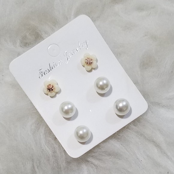 Adorable Earring Set - Picture 2 of 10